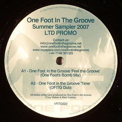 Centre label of One Foot In The Groove – Summer Sampler 2007 showing the tracklist