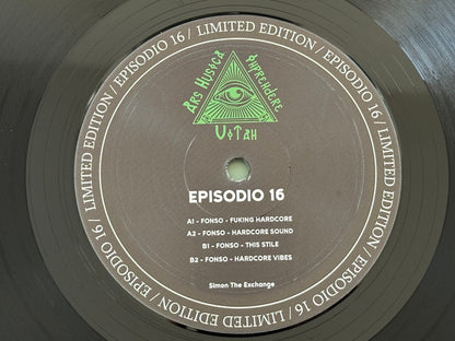 Episodio 16 vinyl record label with green eye artwork
